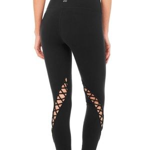 Alo Yoga Entwine legging